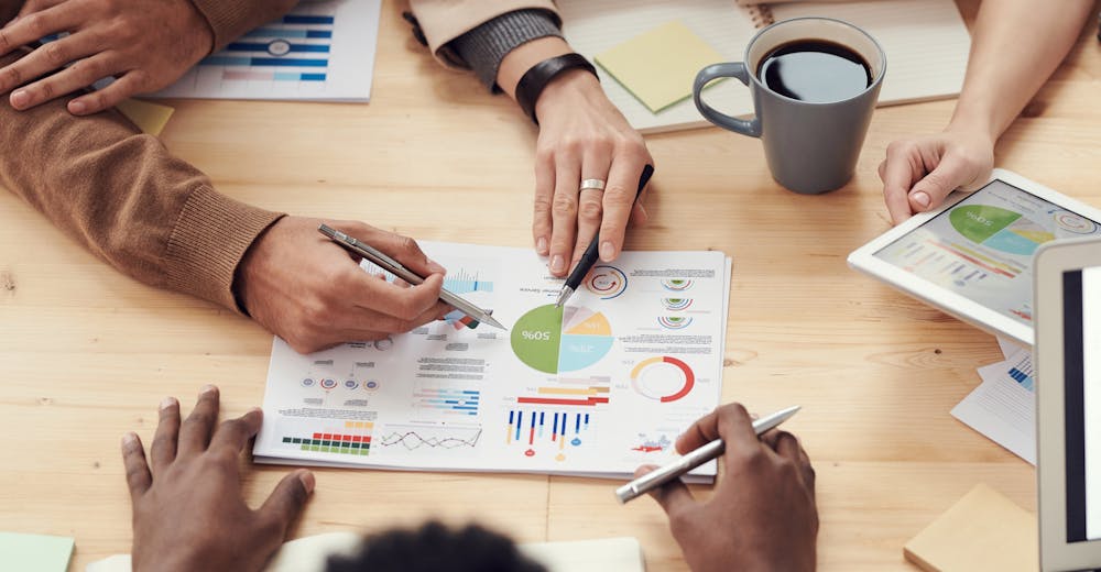 Alternatif Apollo.io untuk Bisnis Lokal Indonesia: Perbandingan Lengkap